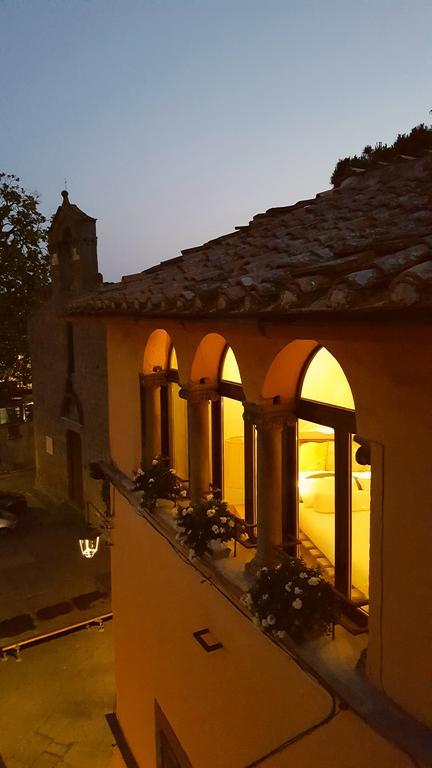 B&B A Piazza Del Gesu ヴィテルボ エクステリア 写真